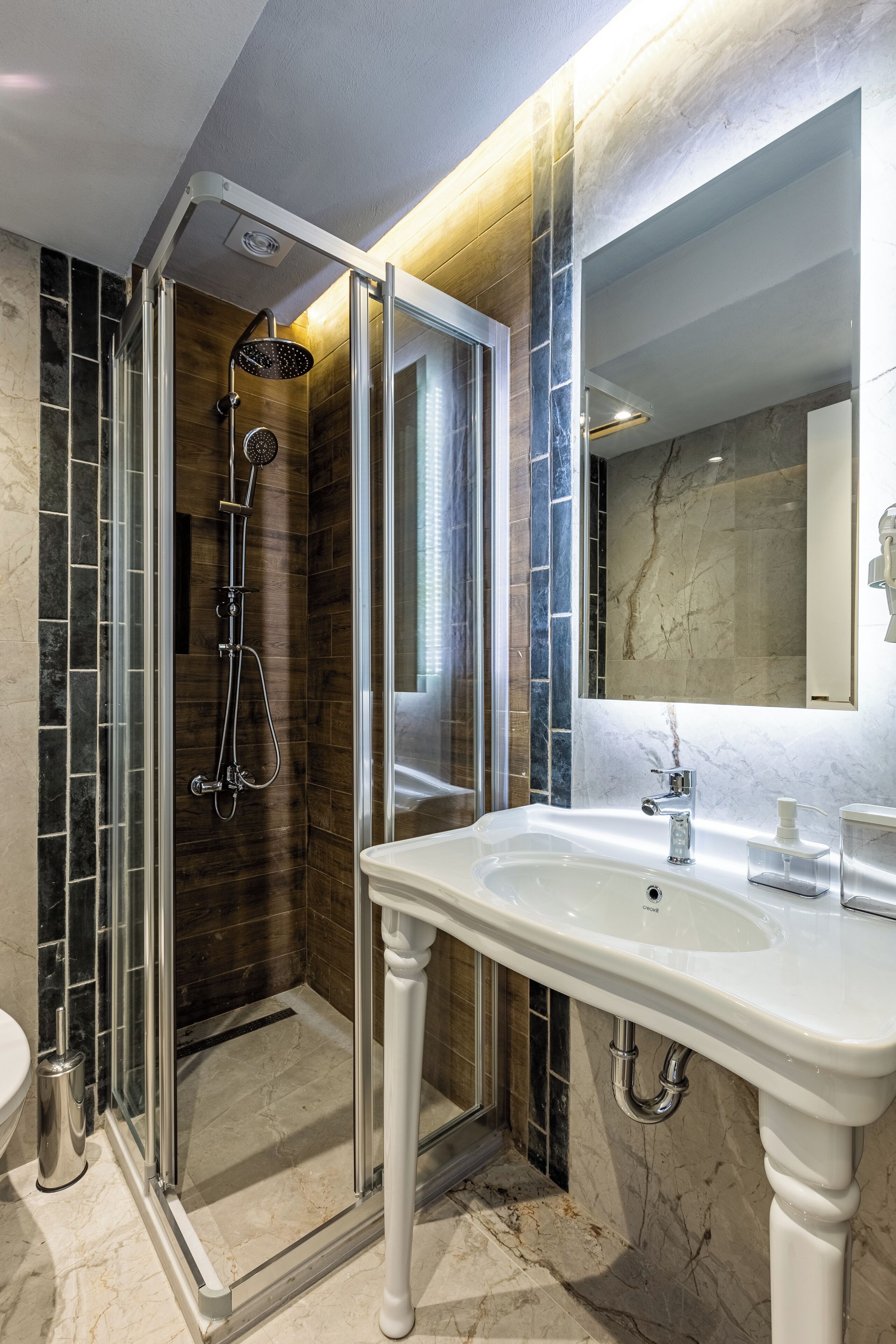 Photo - Seraglio Hotel & Suites