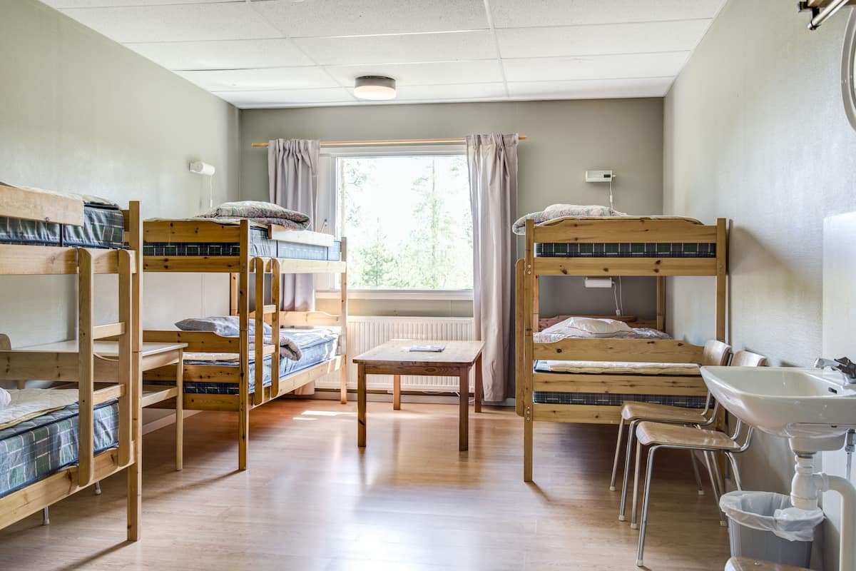 Chambre Ăconomique, plusieurs lits | Draps fournis