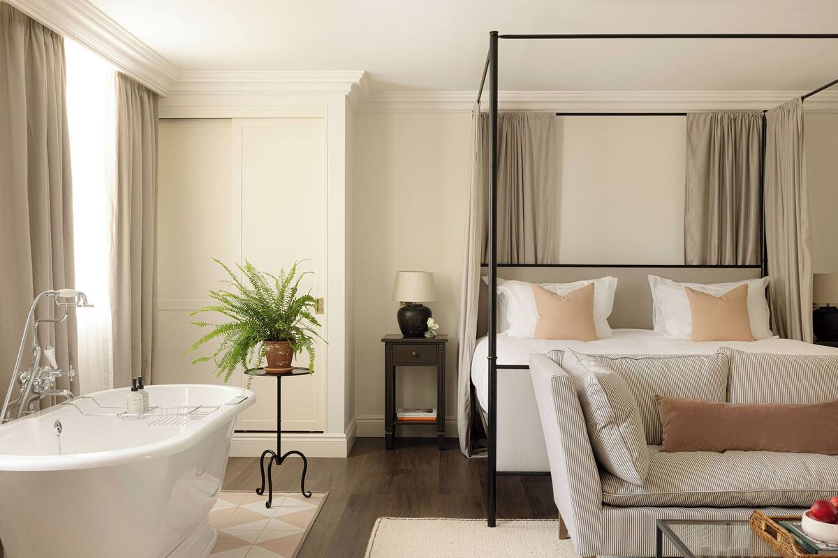 Master Bedroom (Not Pet Friendly) | 1 bedroom, hypo-allergenic bedding, in-room safe, desk