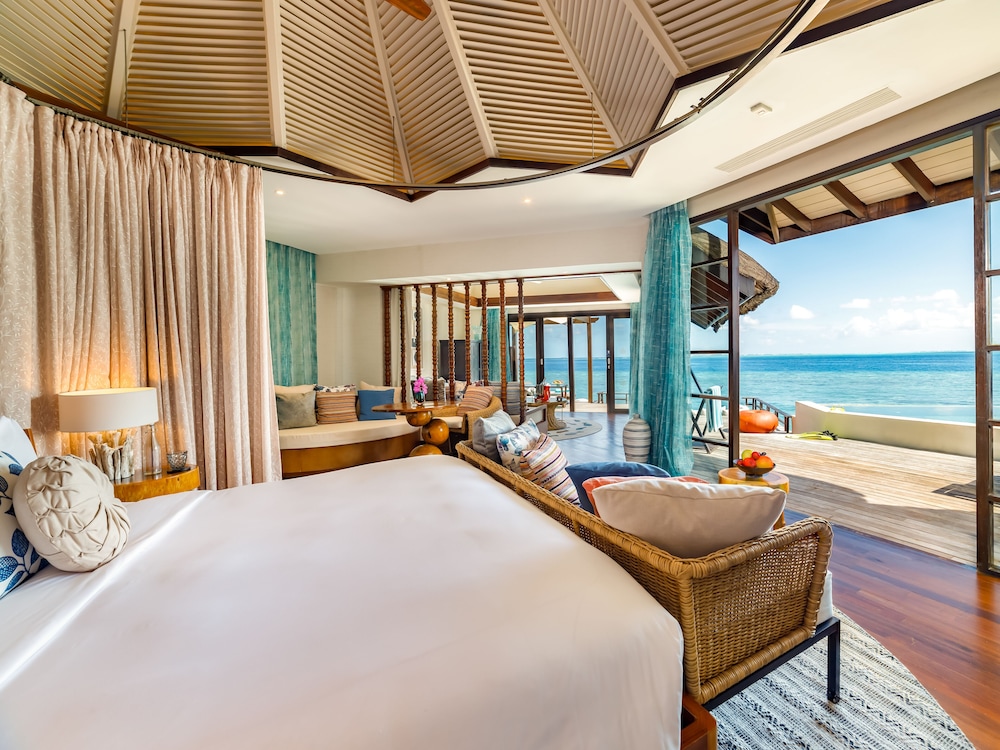 Bolifushi Island by null