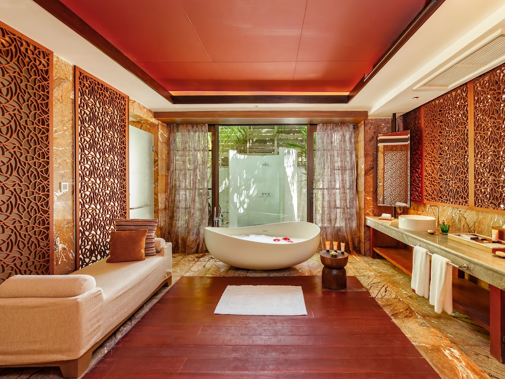 Bolifushi Island by null