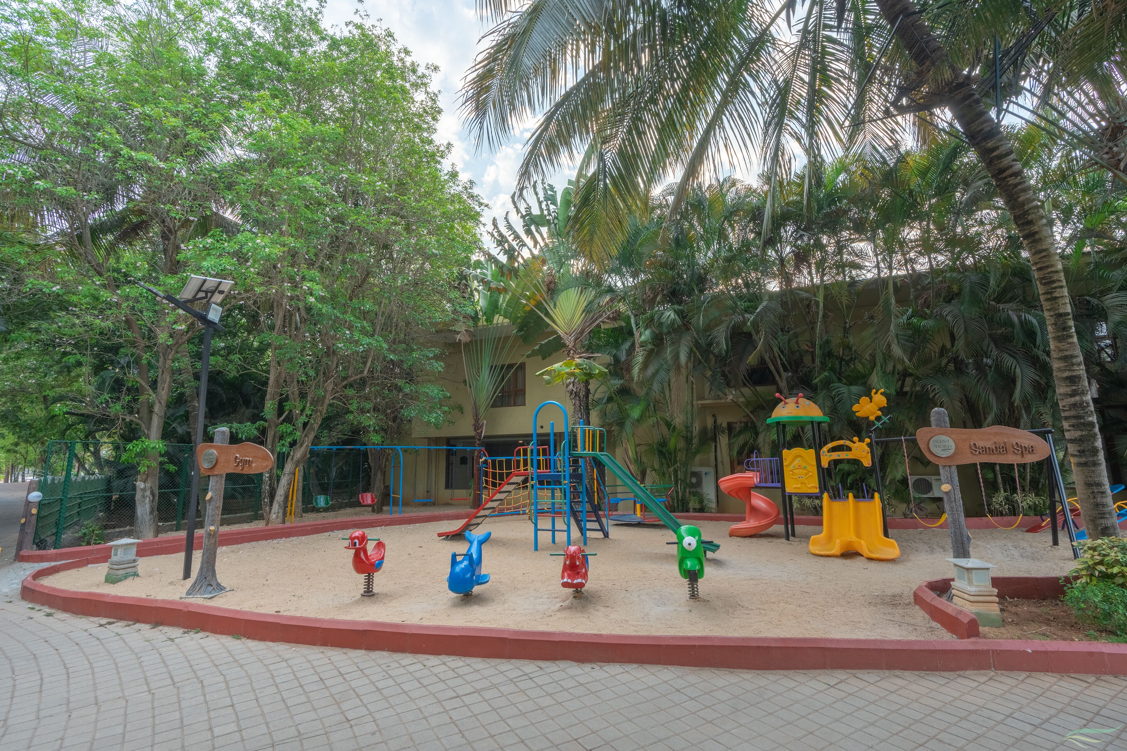 children’s play area – outdoor