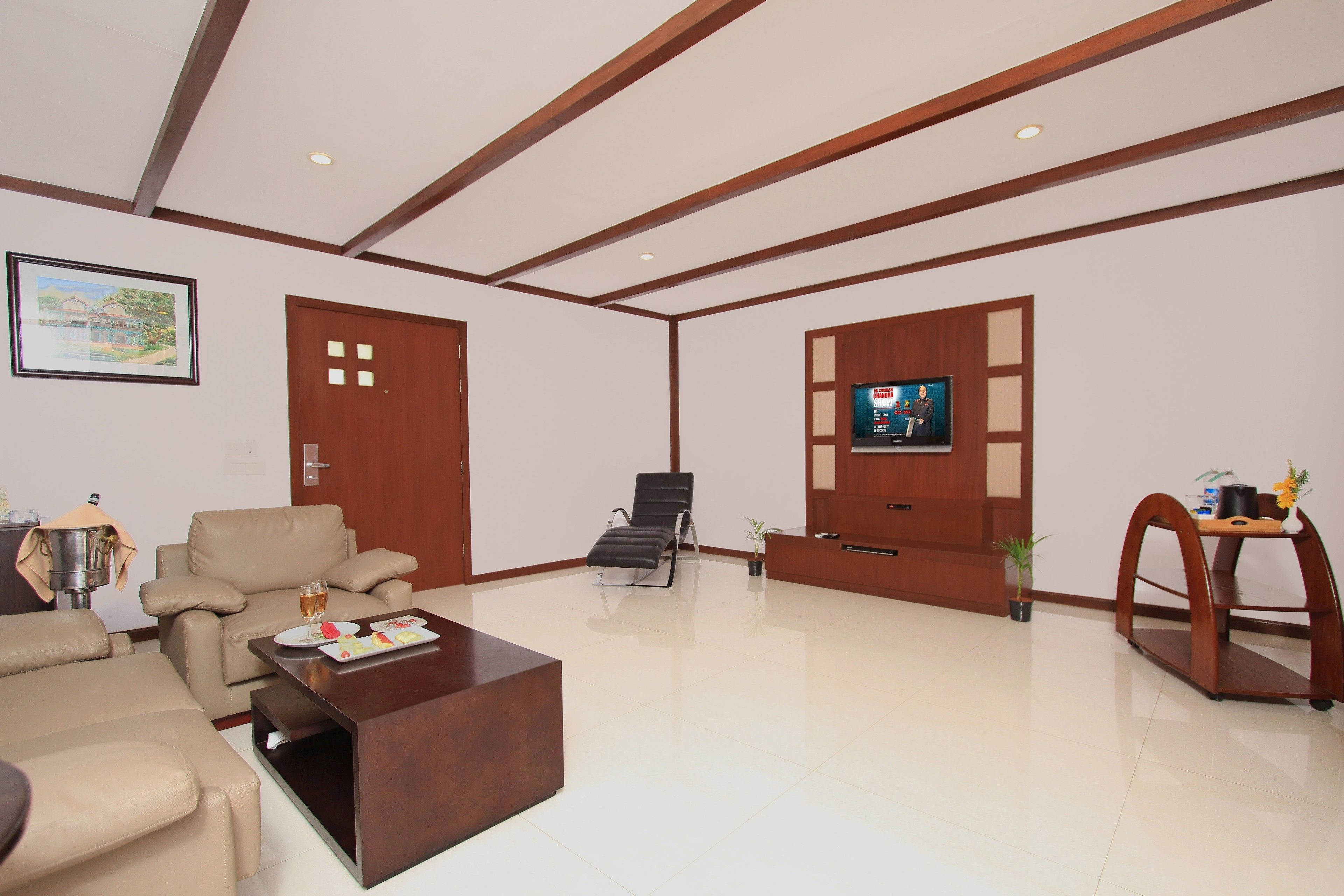 spa suite | living room | 32-inch lcd tv with satellite channels, tv, video game console