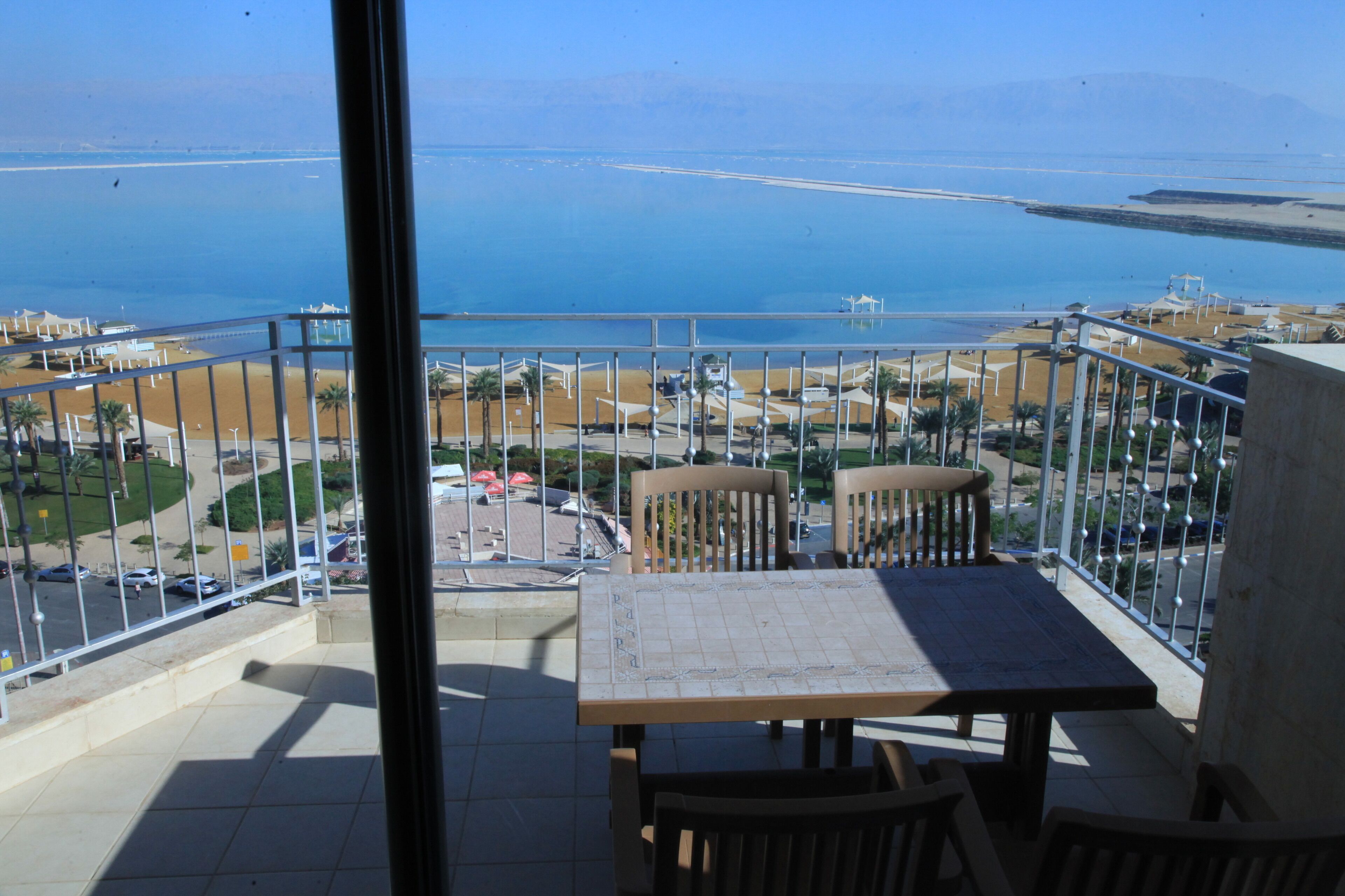 Minibar, caja de seguridad en la habitación y wifi gratis 