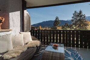 Junior Studio Suite | Hypo-allergenic bedding, minibar, in-room safe, blackout drapes - Alpin & Wellness Resort Hotel Ludwig Royal  (Oberstaufen)