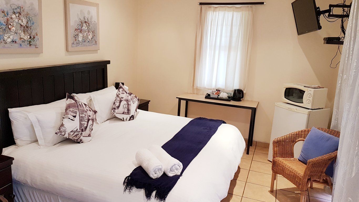 In-room safe, desk, free WiFi