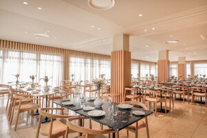 Lunch, dinner served; Regional cuisine, pool views 