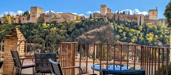 Apartamentos Turísticos Alhambra