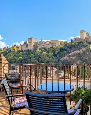 Terrace/patio - Apartamentos Turísticos Alhambra (Granada)