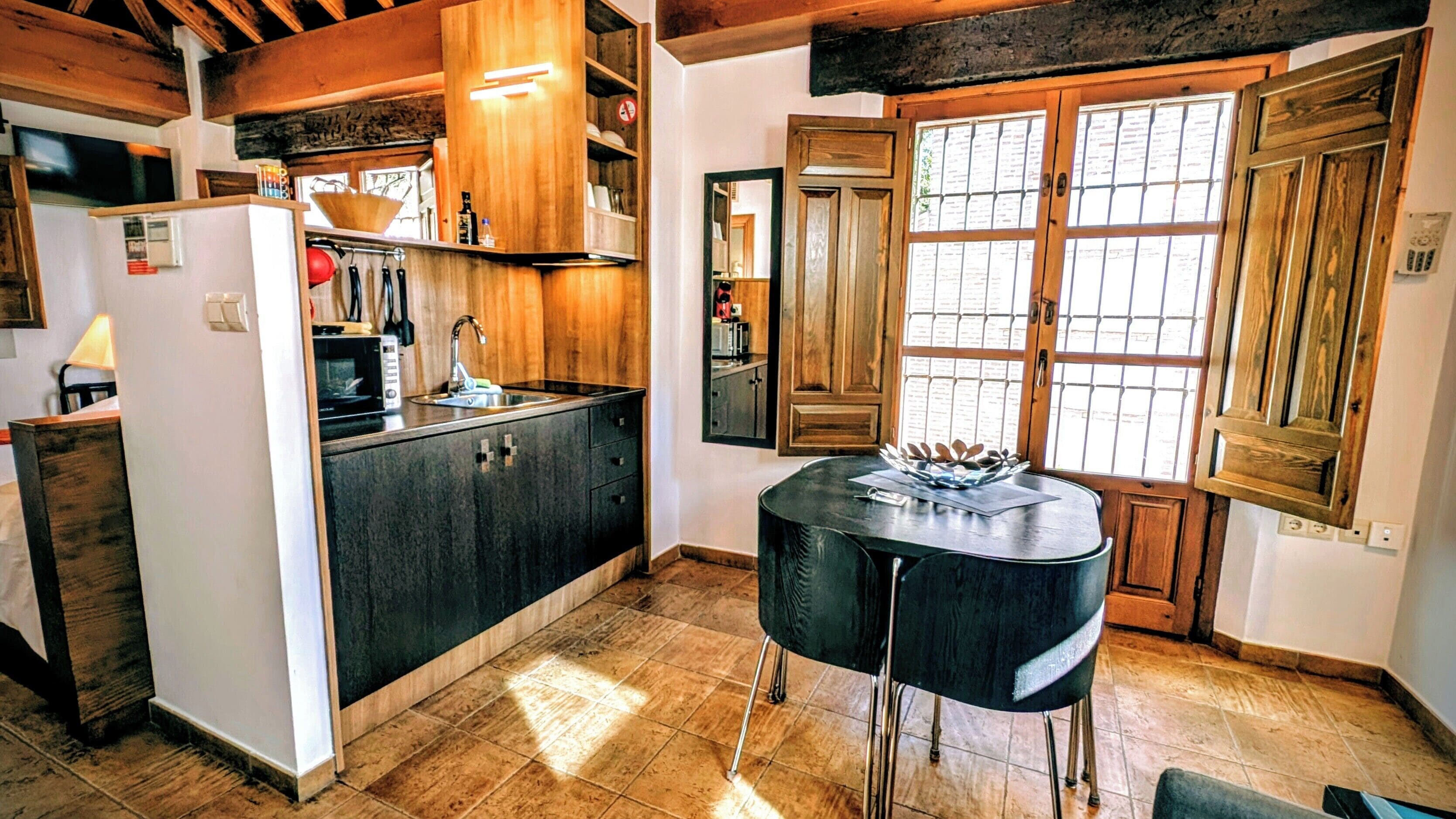 Superior studio | Woonruimte | Een ledtelevisie