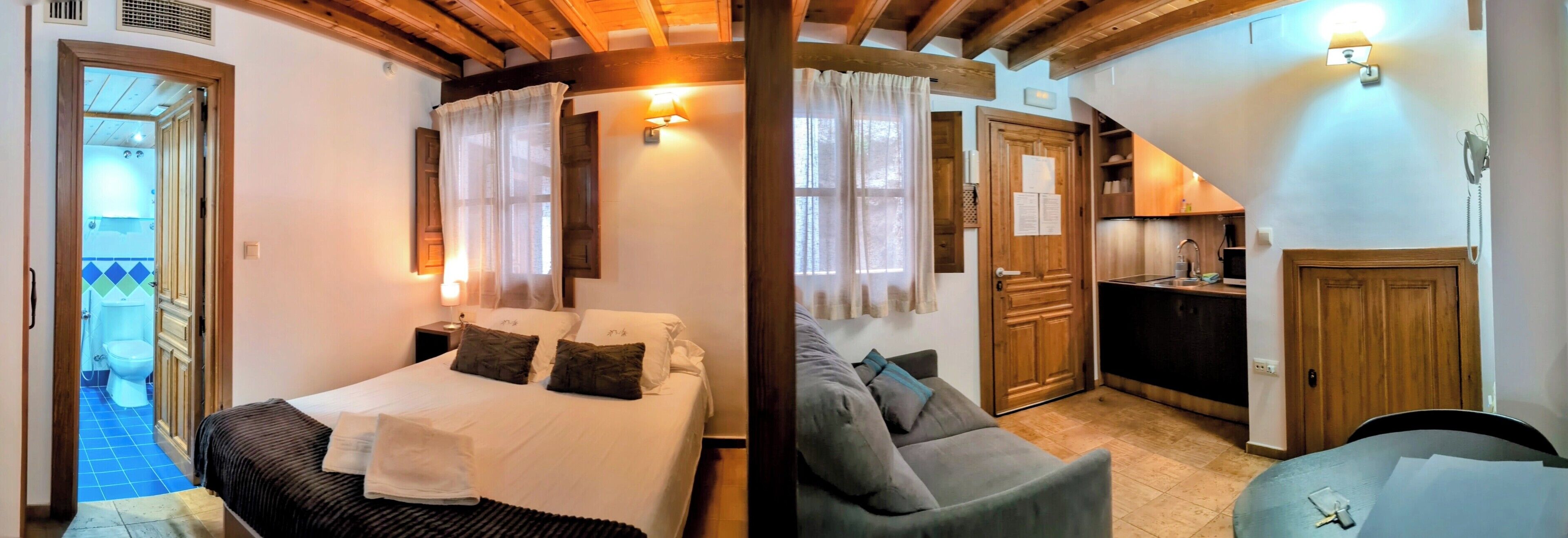 Standard Studio | Down comforters, in-room safe, laptop workspace, blackout drapes