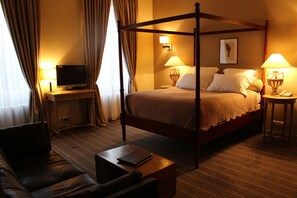 Superior Room | Minibar, in-room safe, desk, free WiFi