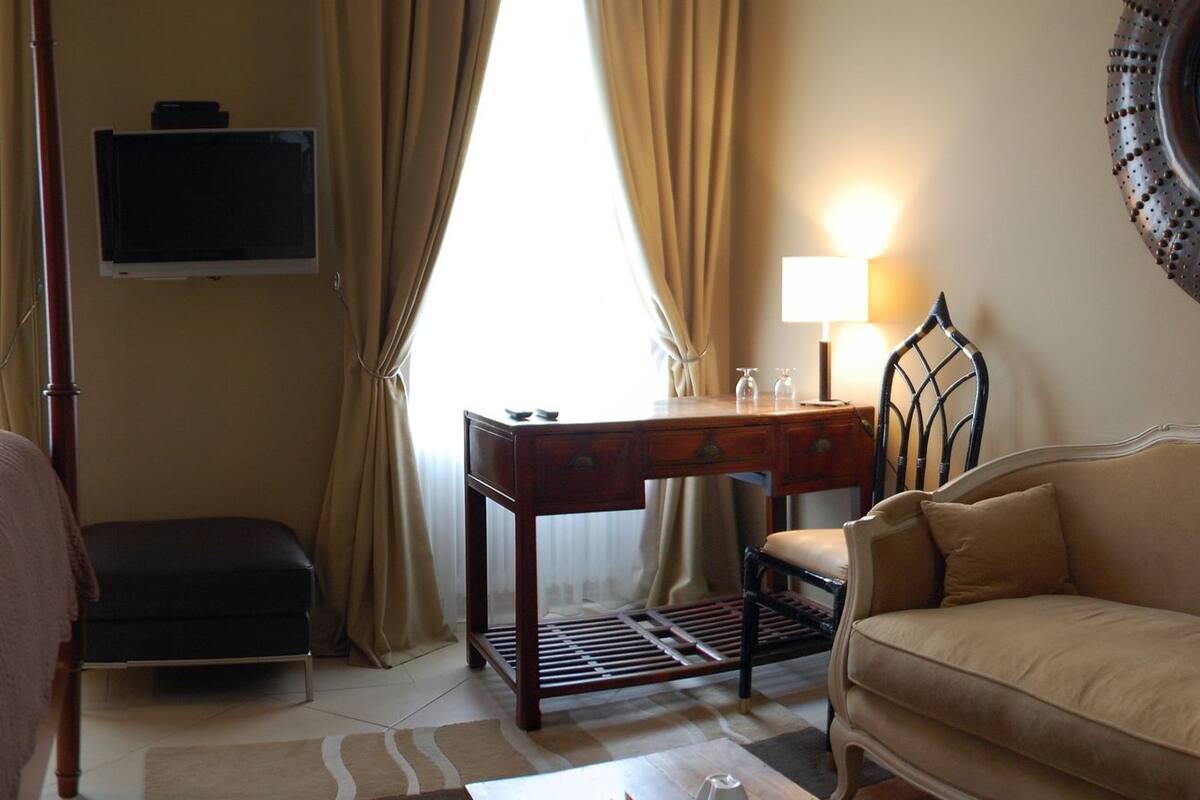 Deluxe Double Room | Minibar, in-room safe, desk, free WiFi
