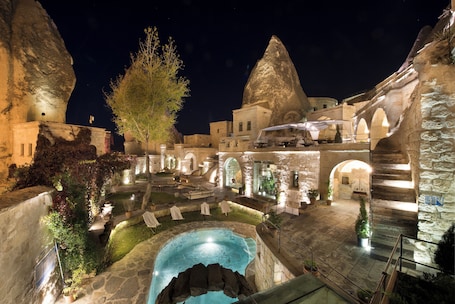 Indoor pool, seasonal outdoor pool, sun loungers