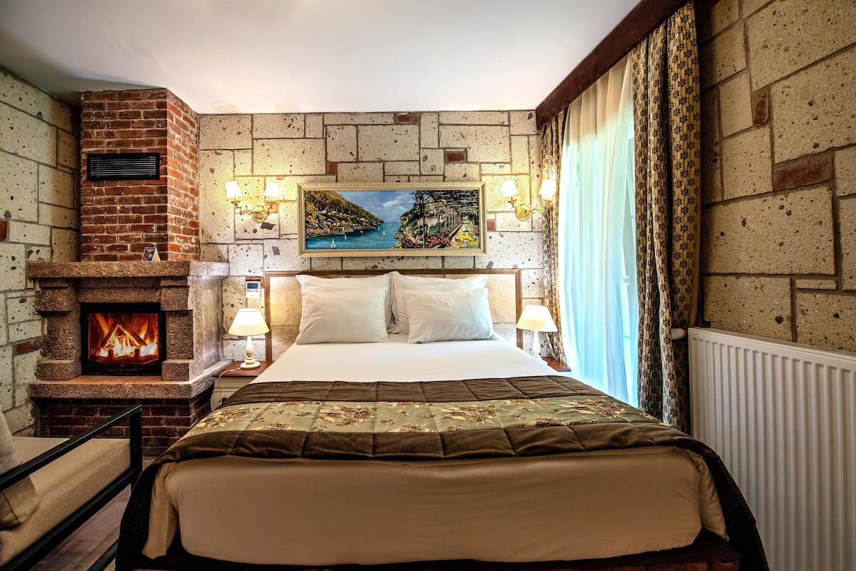 Queen - Hamam, Sauna, Jakuzi, Somine | Premium bedding, desk, laptop workspace, soundproofing