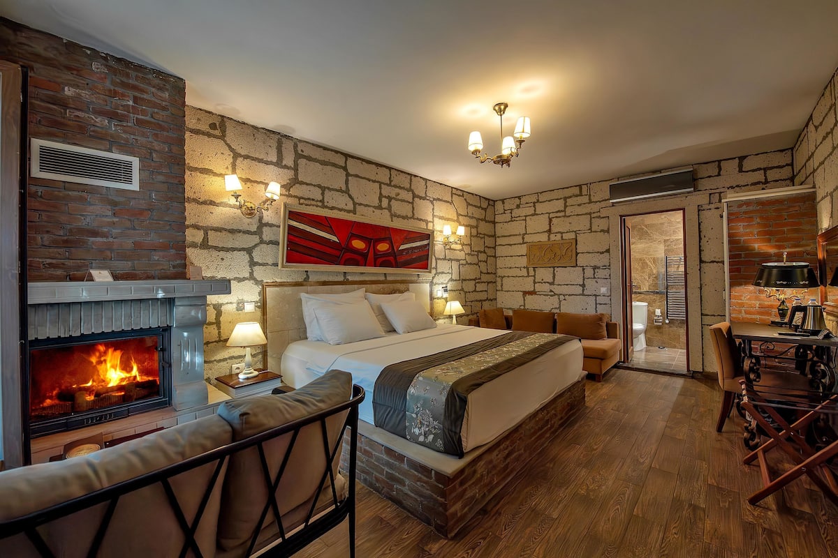 Superior - Jakuzi, Somine | Sengetøy av topp kvalitet, skrivebord og skrivebord for bærbar PC