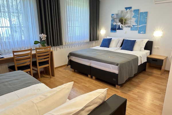 Chambre Triple Standard, salle de bains attenante