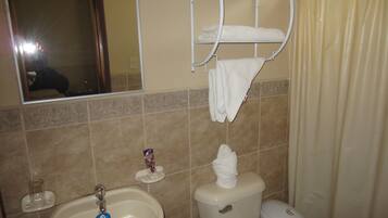 Habitación con 2 camas individuales | Baño