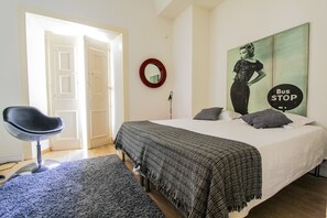 Twin Room | Individually decorated, individually furnished, blackout drapes - EvoraInn (Évora)