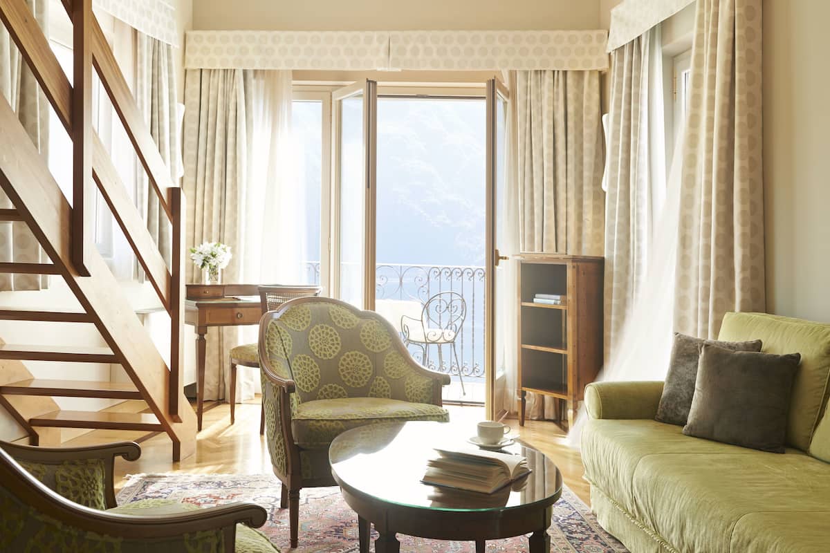 Belvedere Tower Suite | 3 bedrooms, down comforters, in-room safe, individually furnished