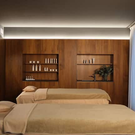 Sauna, steam room, Turkish bath, body treatments, aromatherapy