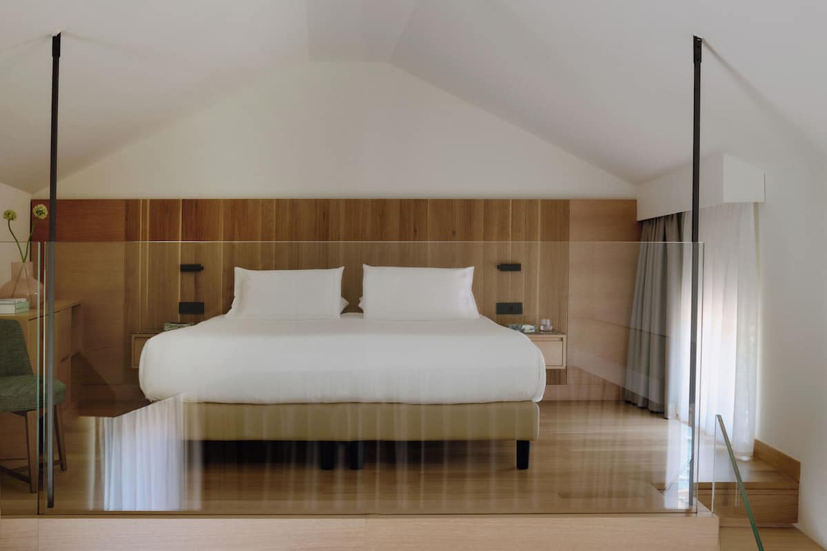 Belvedere Tower Suite | Down comforters, in-room safe, desk, laptop workspace