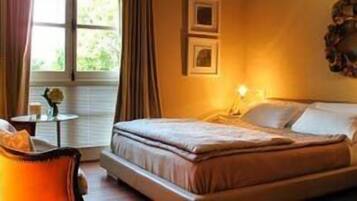 Double Room, 1 Double Bed | Minibar, in-room safe, desk, soundproofing