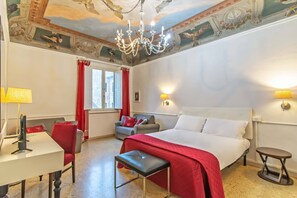 Superior Triple Room, 1 Queen Bed | Iron/ironing board, free WiFi, bed sheets - Duomo View B&B (Florence)