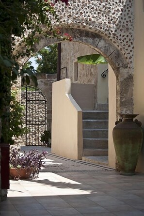 Property grounds - Spirit Of The Knights Boutique (Rhodes)