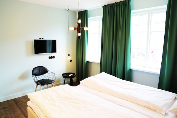 Kamar Double Superior | Setrika/meja setrika dan seprai linen