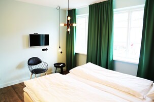 Superior Double Room | Iron/ironing board, bed sheets