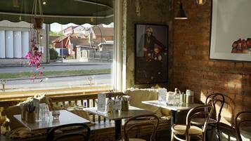 Dagelijks ontbijtbuffet inbegrepen