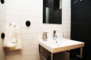 تجهيزات دش، مجففات شعر، مناشف