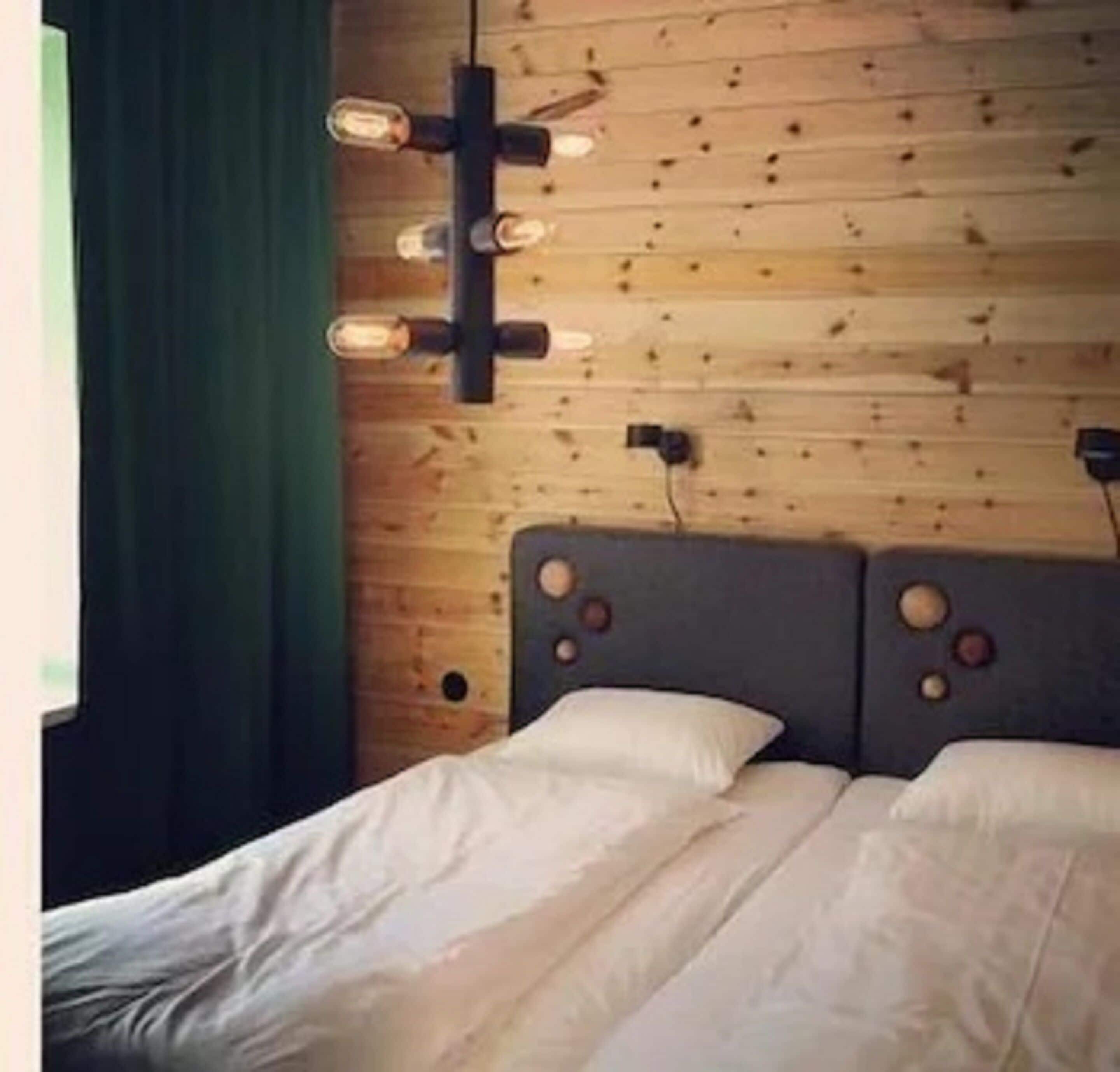 double room | 1 bedroom, iron/ironing board, bed sheets