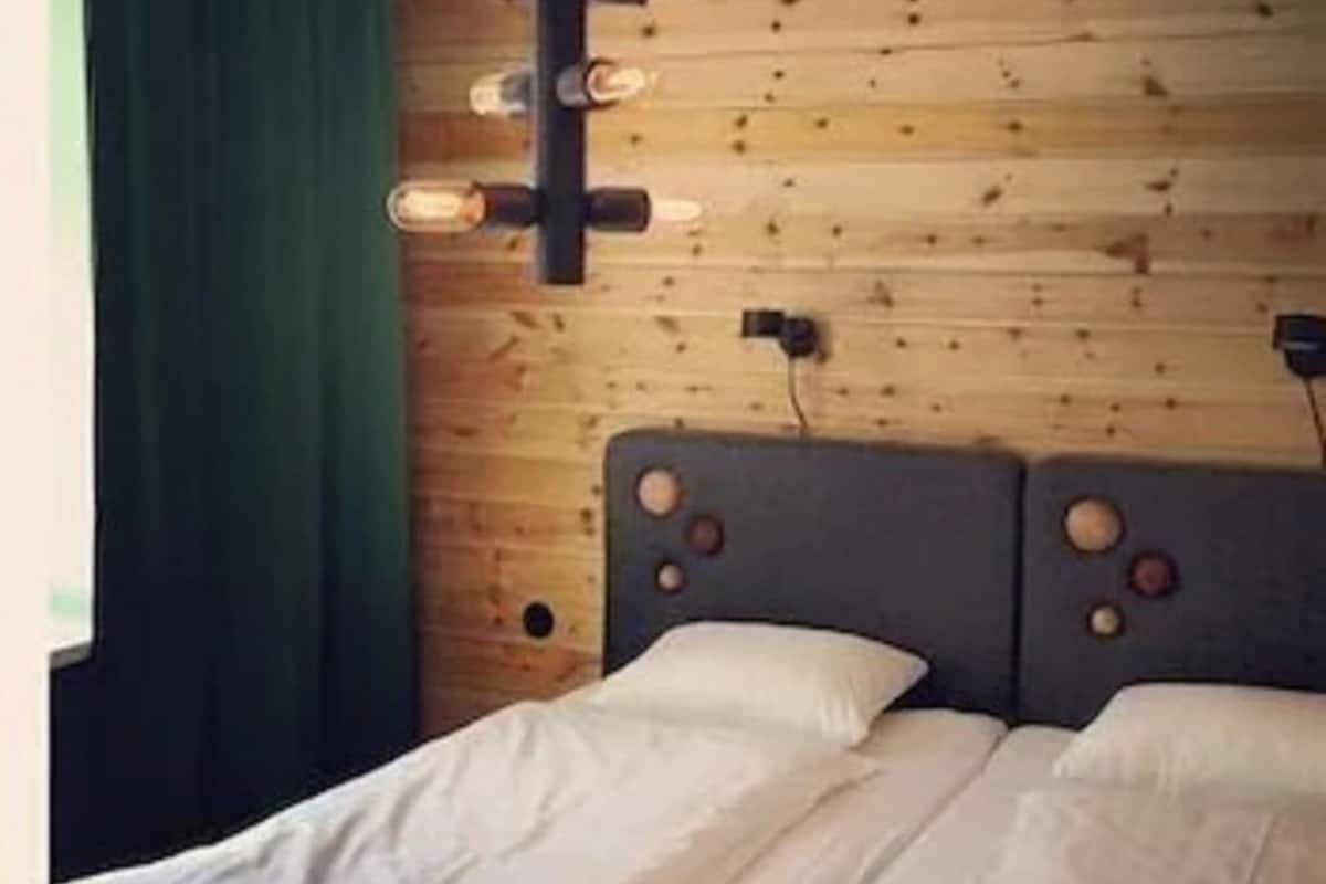 double room | 1 bedroom, iron/ironing board, bed sheets