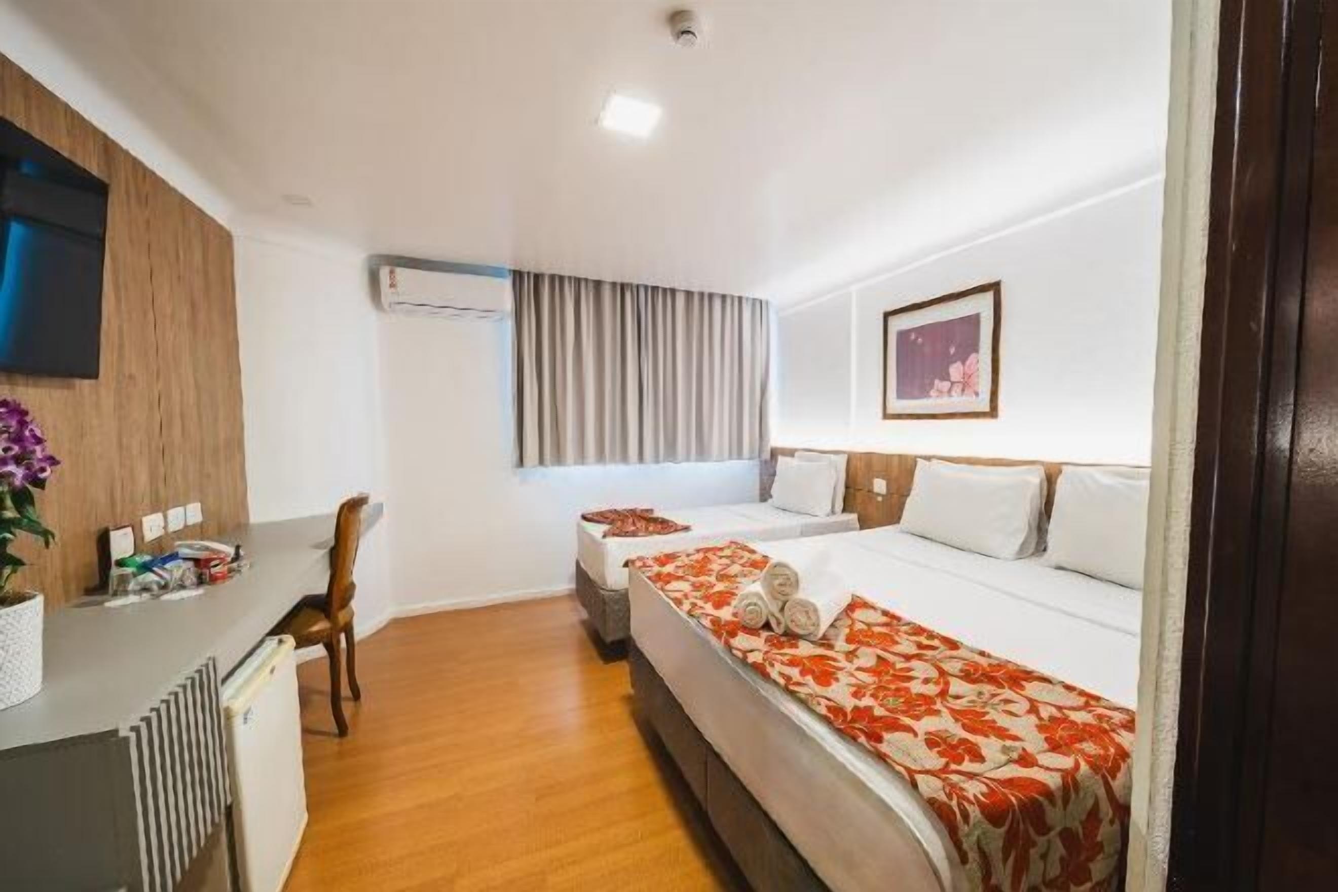 Select Comfort beds, in-room safe, desk, rollaway beds