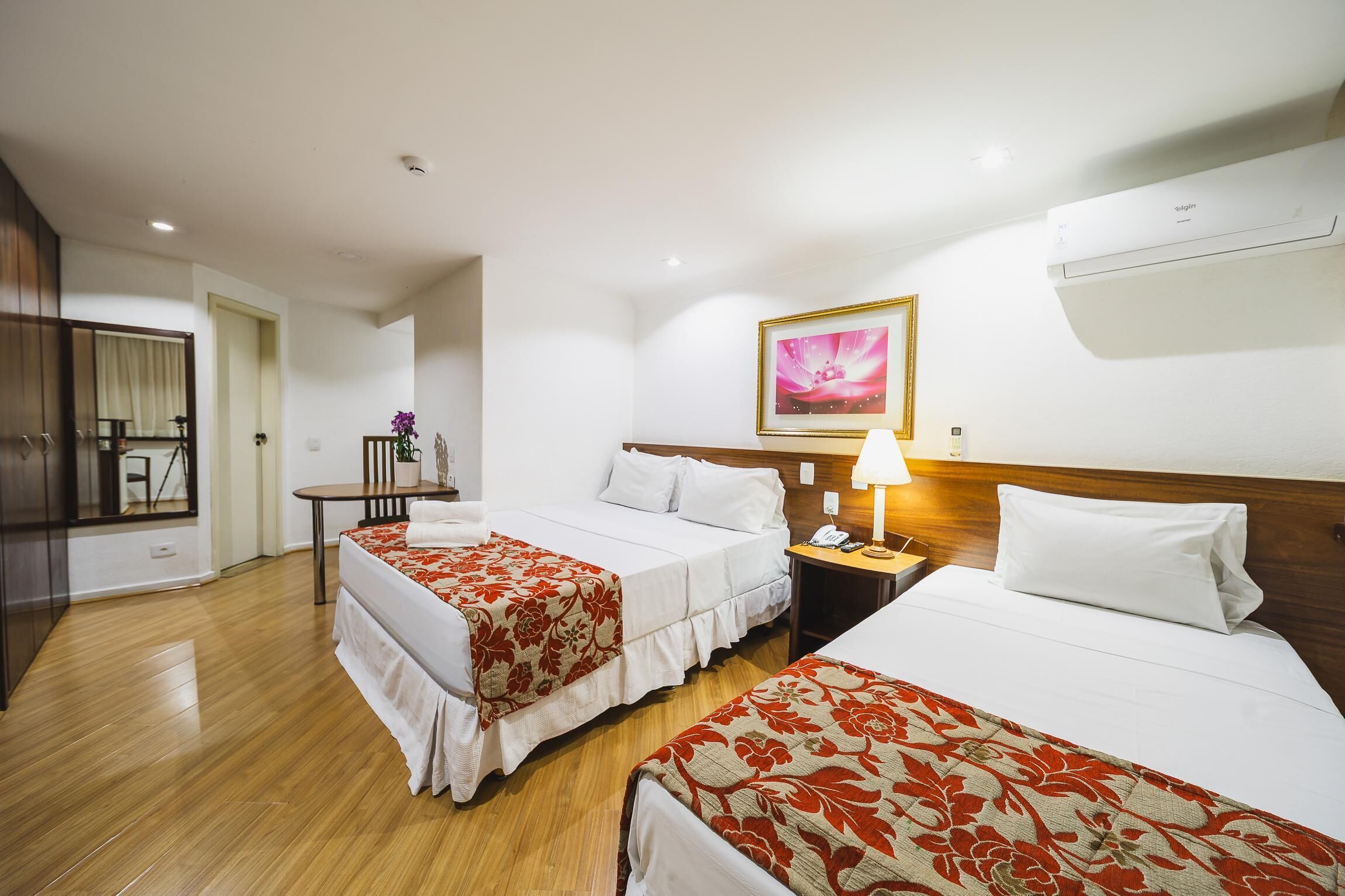 Select Comfort beds, in-room safe, desk, free WiFi