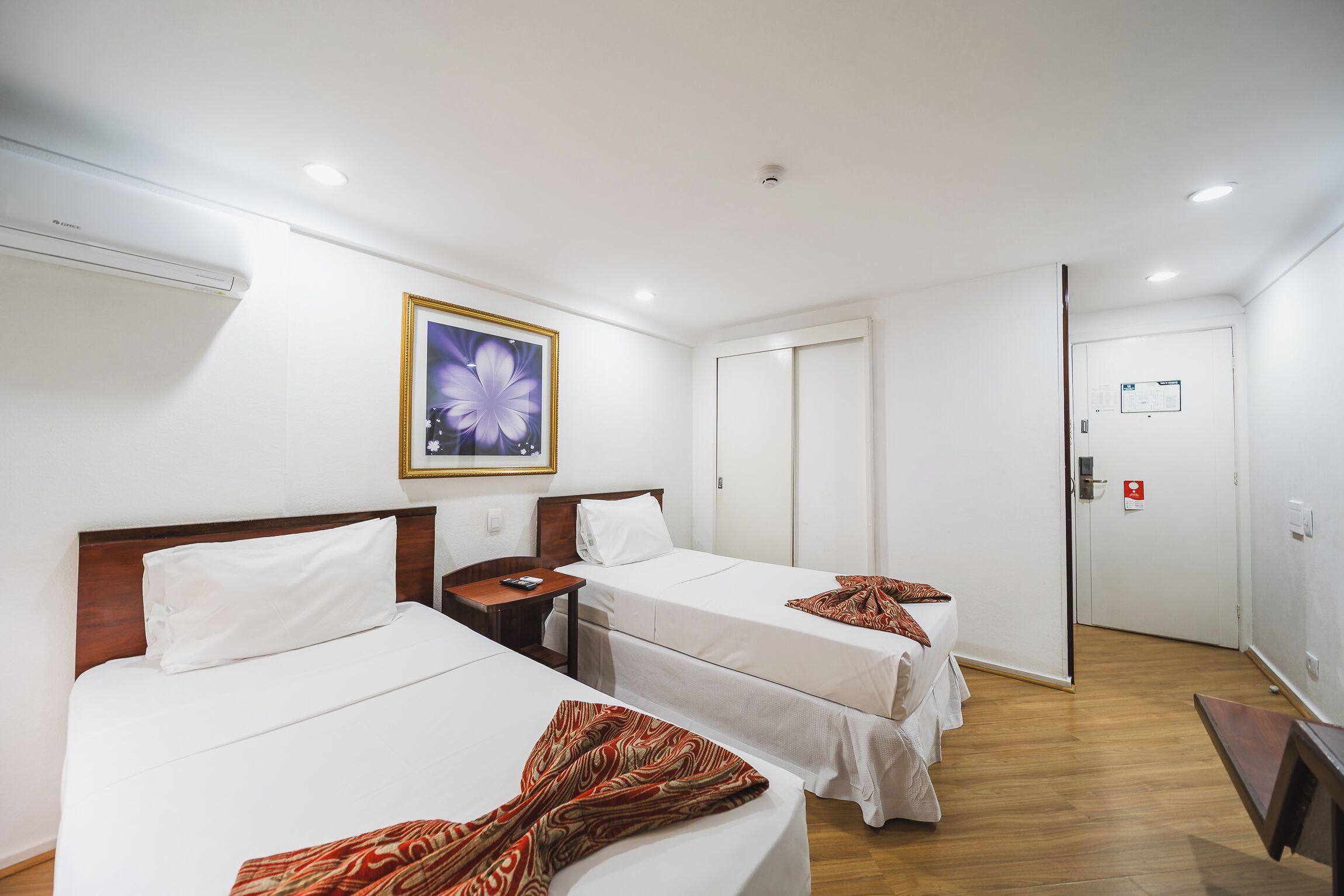 Standard Twin Room, 2 Twin Beds | Select Comfort beds, in-room safe, desk, free WiFi