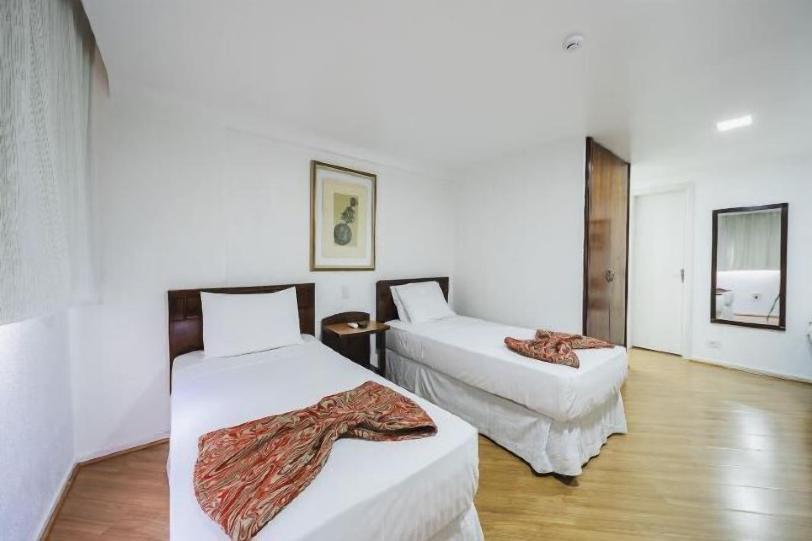 Select Comfort beds, in-room safe, desk, rollaway beds