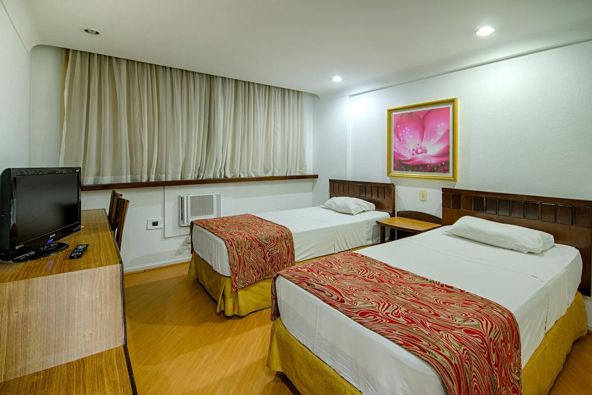 Nệm Select Comfort, két bảo mật tại phòng, bàn