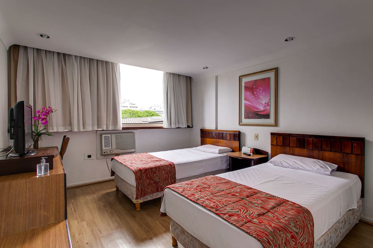 Nệm Select Comfort, két bảo mật tại phòng, bàn