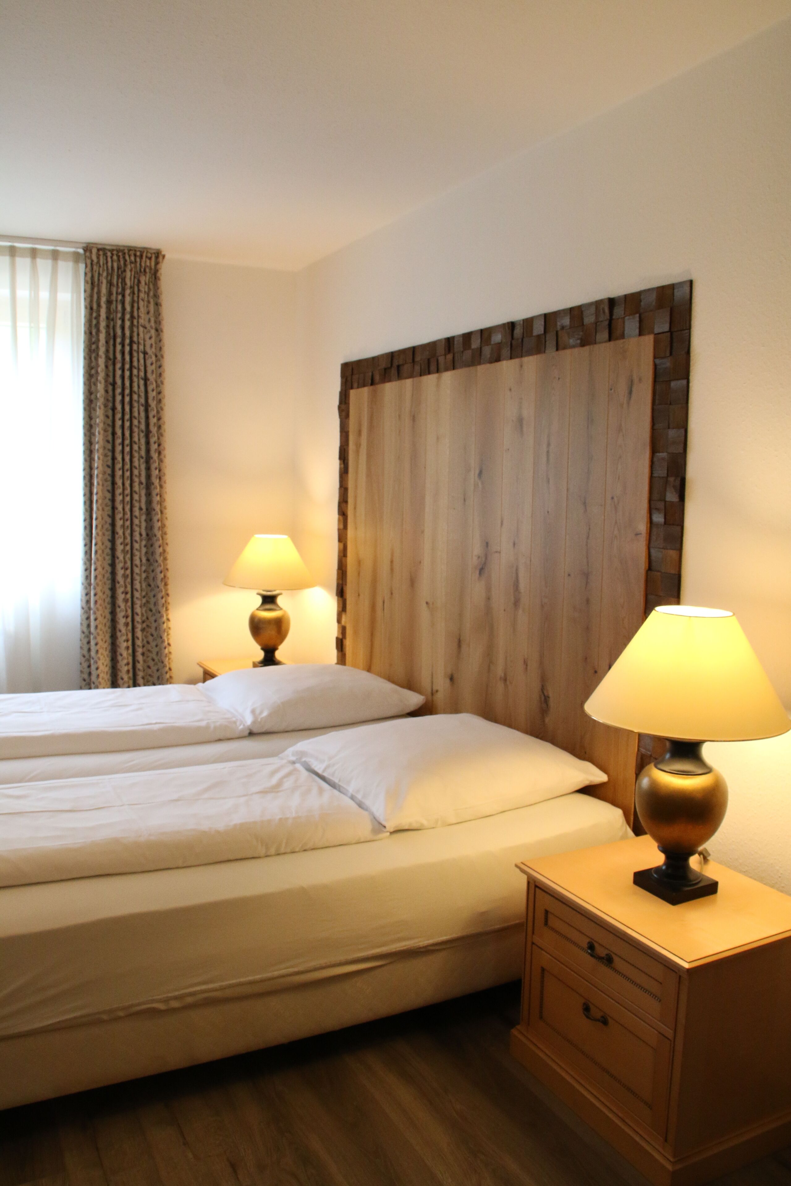 Basic-Doppelzimmer | Allergikerbettwaren, Schreibtisch, Verdunkelungsvorhänge