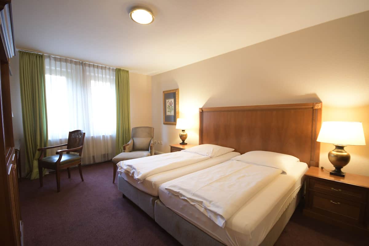 Comfort-Doppelzimmer, Nichtraucher | Allergikerbettwaren, Schreibtisch, Verdunkelungsvorhänge