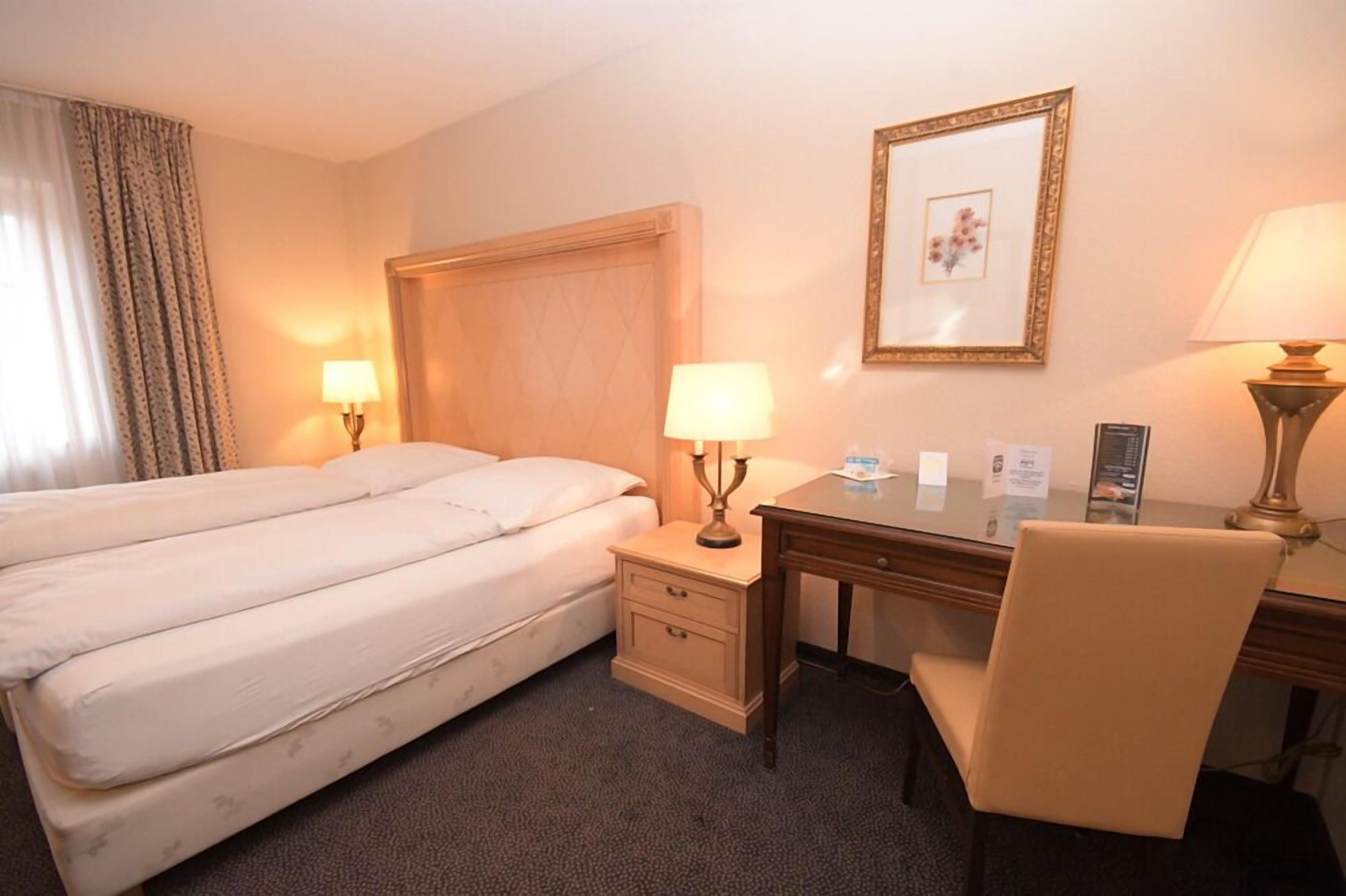 Comfort Double Room, Non Smoking | Hypo-allergenic bedding, desk, blackout drapes, iron/ironing board