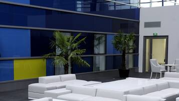 Desayuno buffet (EUR 15 por persona)