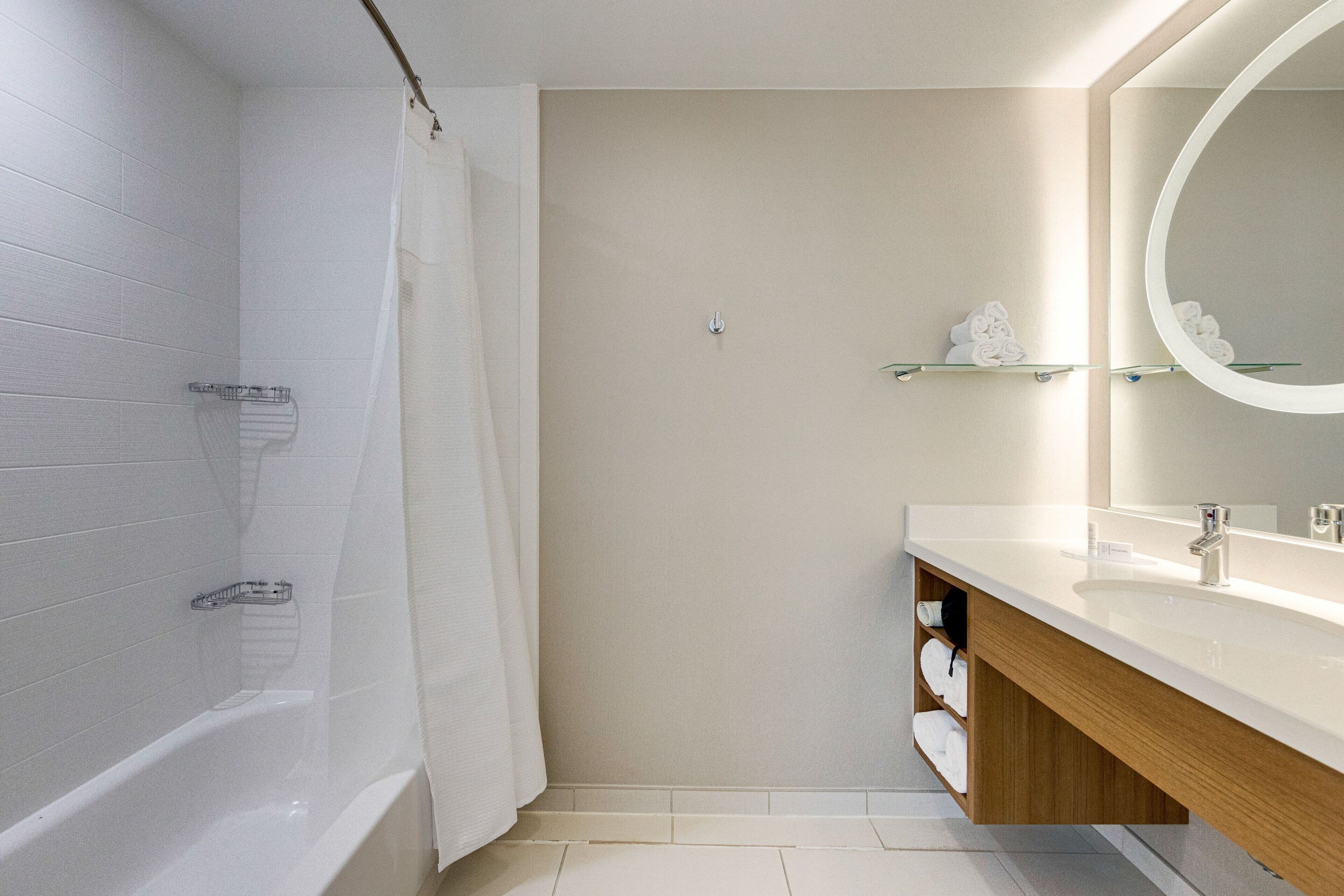 hydromassage showerhead, free toiletries, hair dryer, towels