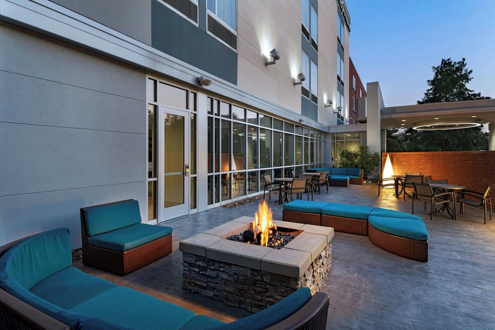 SpringHill Suites Houston The Woodlands