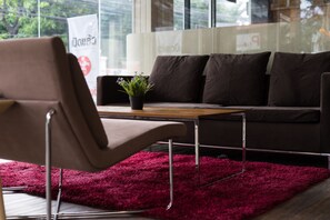 ロビー応接スペース