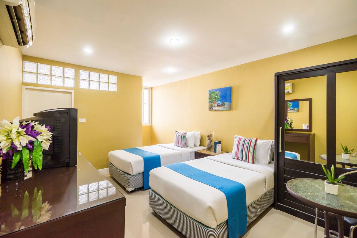 Habitación estándar con 2 camas individuales | Escritorio y wifi gratis