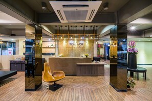 Quầy tiếp tân